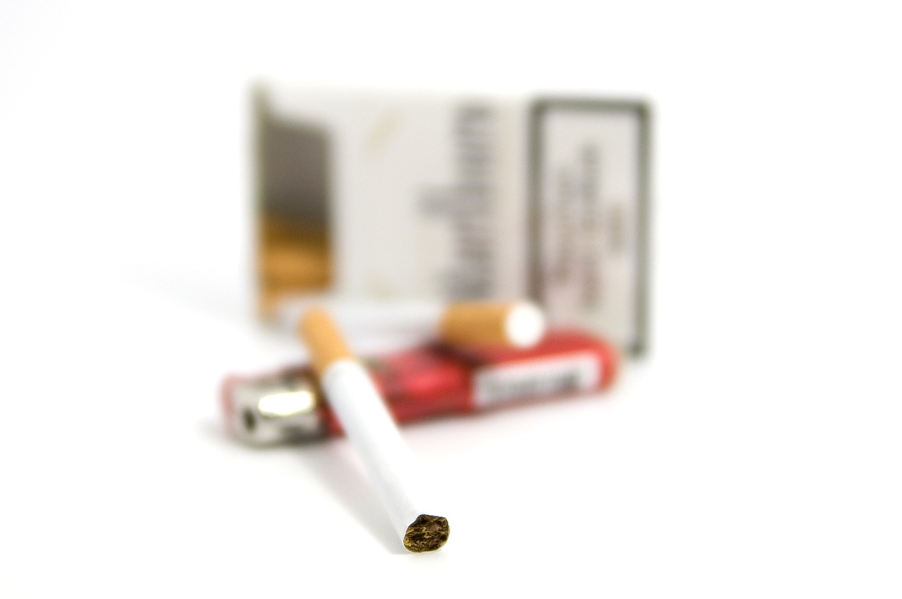 最新冠病药物研究进展及其社会影响概述