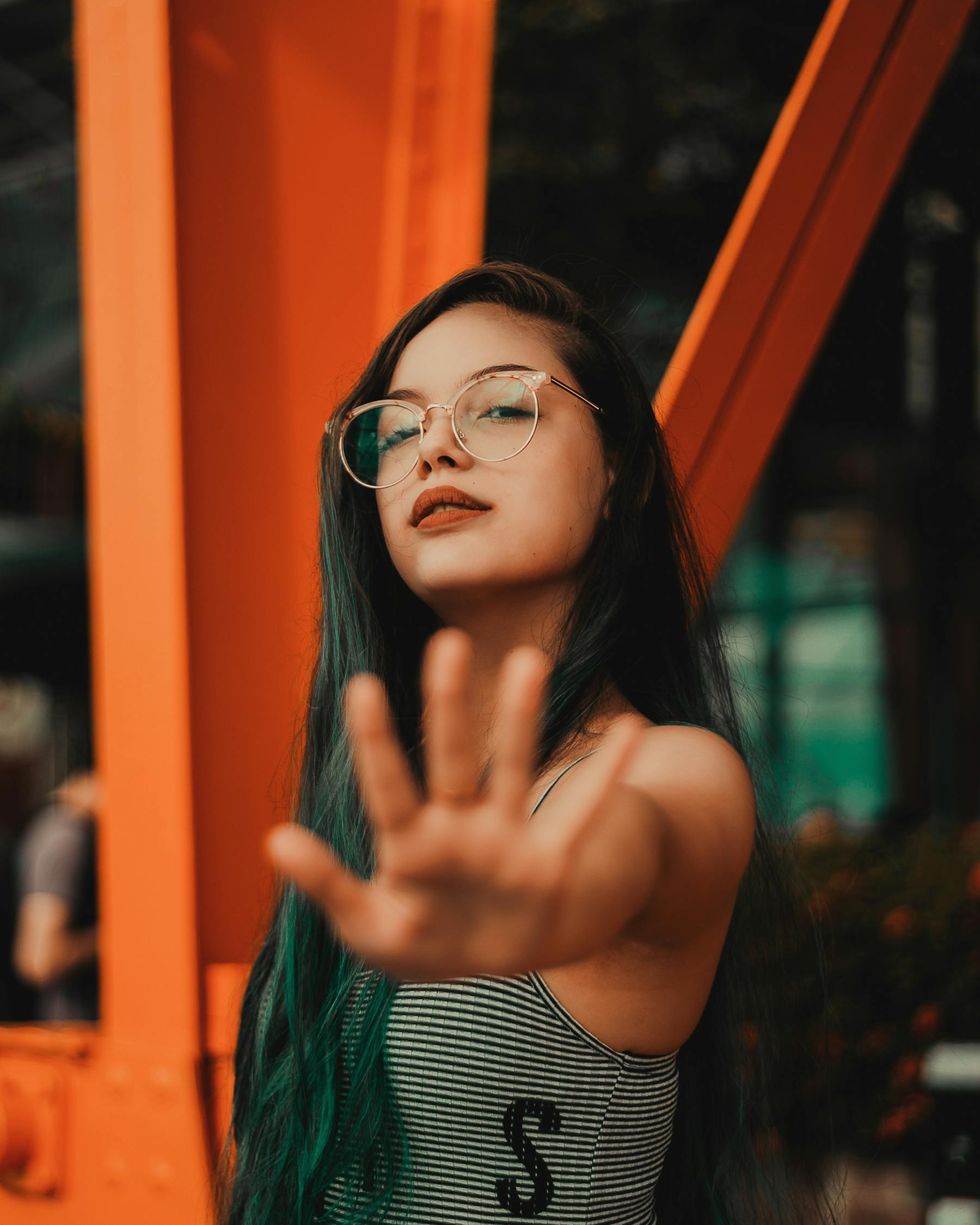 年轻的小婊孑，字幕的魅力与电影新境界的探索